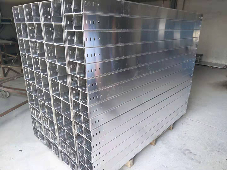 全封閉橋架的無毛刺設(shè)計